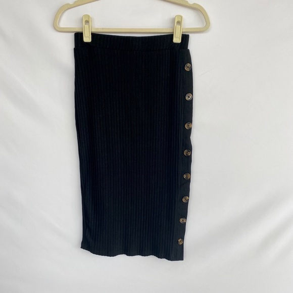 🎉HP 🎉 Black Button Up Midi Skirt - Picture 2 of 5